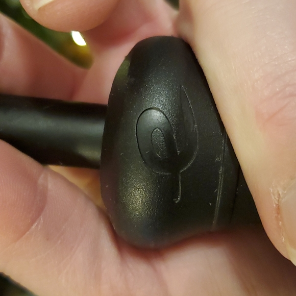 Enzo Milano clipless Curling Iron Wand. - Picture 12 of 13